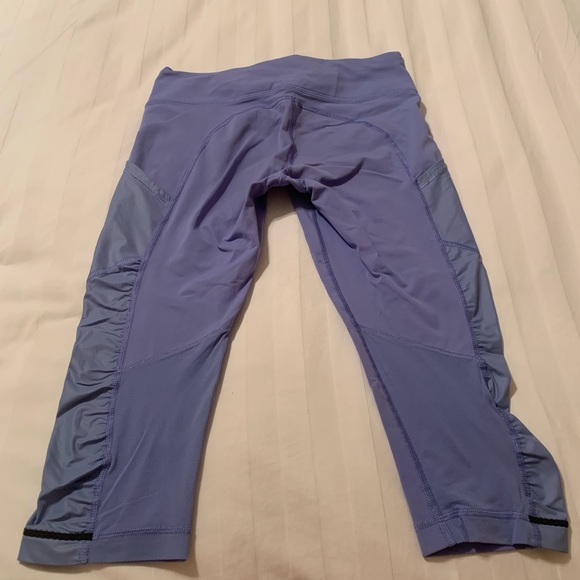 Lululemon Women’s Active Capris - Picture 2 of 8